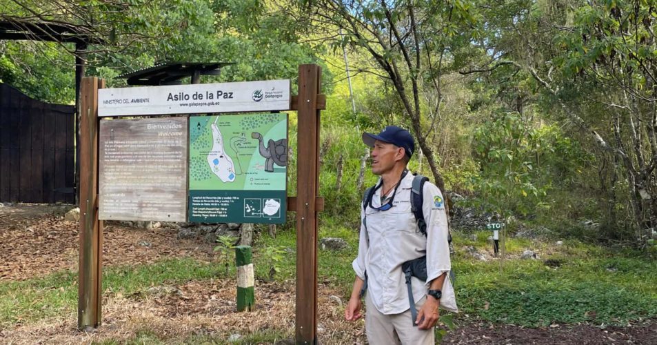 Galapagos sustainable land-based tour - galapagos naturalist guide