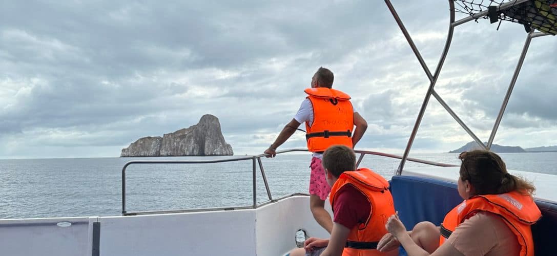 Kicker Rock- galapagos land based tour - boat tour - kicker rock - galapagos top tour