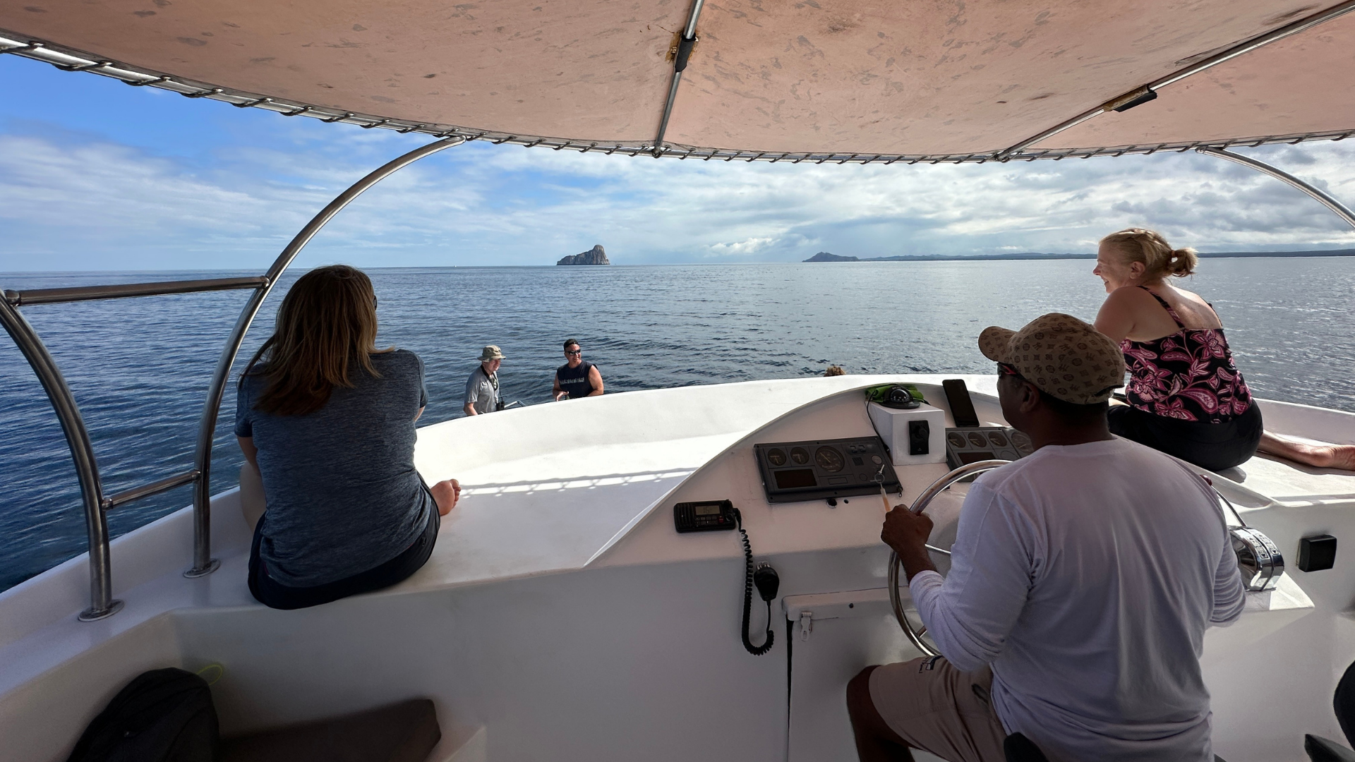 Galapagos Islands Tour - Boat Ride - Kicker Rock - Snorketling tour Galapagos Islands