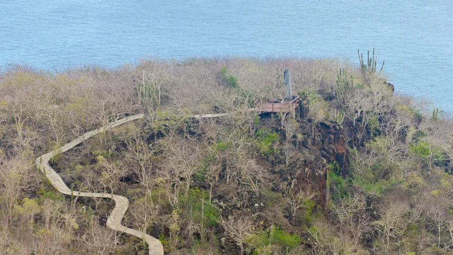 Tijeretas hike San Cristóbal Island highlights featured in an eco-friendly Galápagos land-based tour